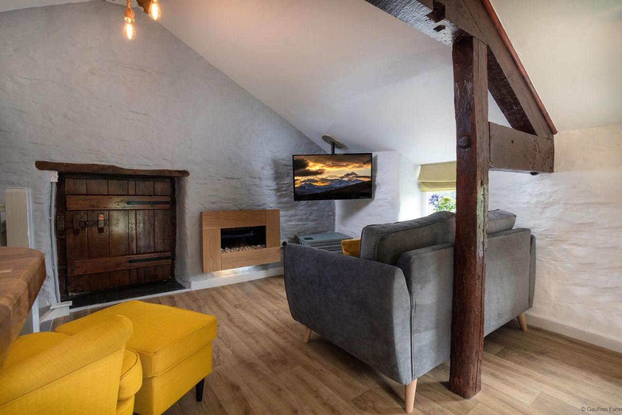 Dog Friendly Cottage, Geufron Farm Near Tywyn Bryn-crug Екстериор снимка