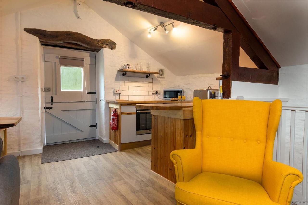 Dog Friendly Cottage, Geufron Farm Near Tywyn Bryn-crug Екстериор снимка
