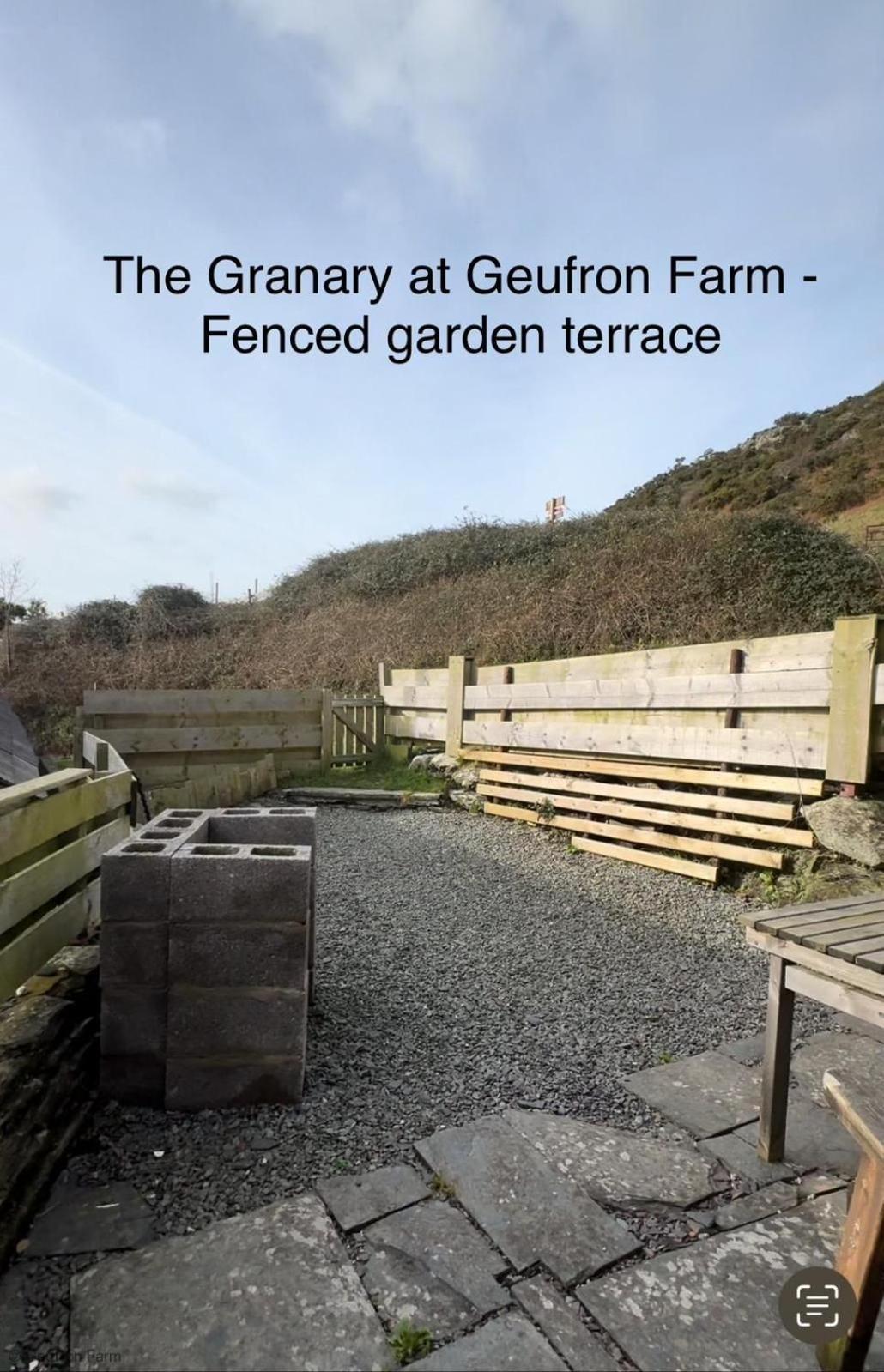 Dog Friendly Cottage, Geufron Farm Near Tywyn Bryn-crug Екстериор снимка